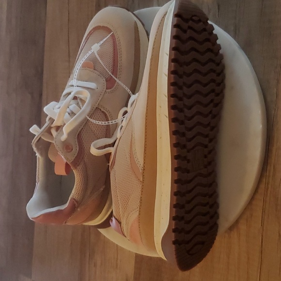 Madewell Sneakers - Picture 3 of 8